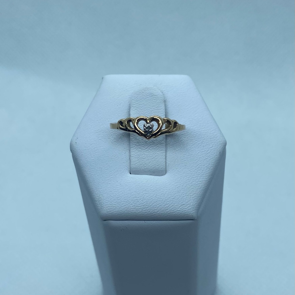 10k Princess Style Ring With A Diamond